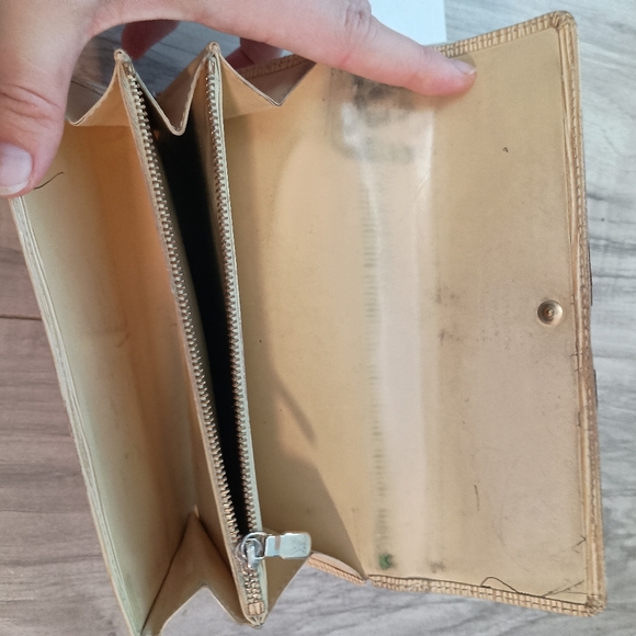 LOUIS VUITTON Yellow Epi Leather Bi Fold Long Wallet Purse Women's - Picture 9 of 14